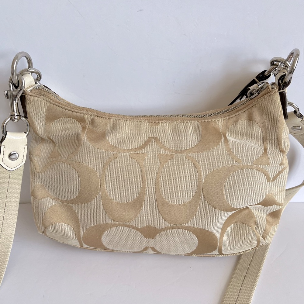 Coach Cream and Tan Shoulder Bag - Picture 3 of 11